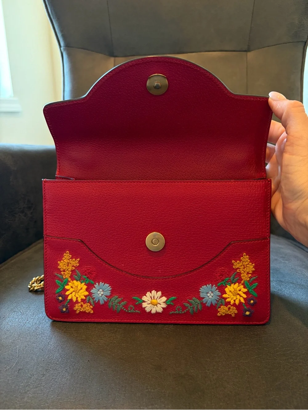 Gucci Red Floral Embroidered Shoulder Bag with Crystal Double G